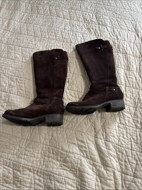 UGG Women's Tall Suede Boots in Dark Brown Size 8